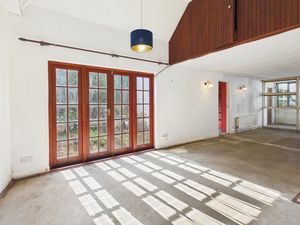 Dining Room- click for photo gallery